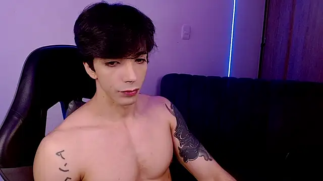 H3ll_B0I webcam