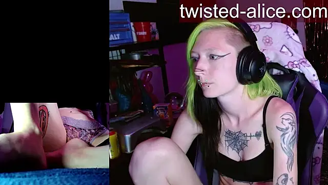 Twisted_Alice webcam