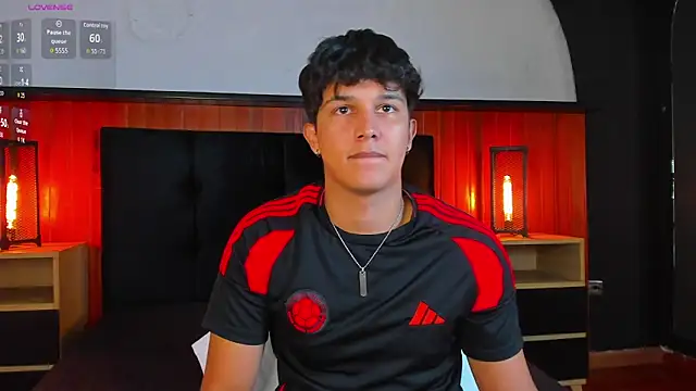 Leo_Savage_ webcam