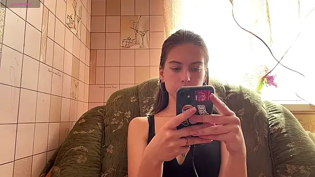 AlesiaGrainger webcam