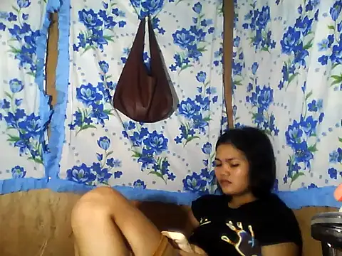 PinaySkinnyJust18 webcam