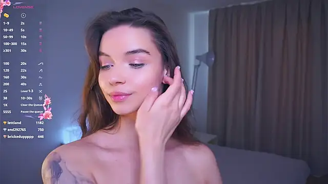LoveMillier webcam