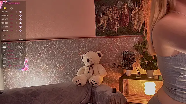 ScarletMarnei webcam