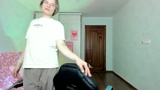 milliKira006 webcam