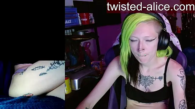 twisted_alice (F young) - fingering