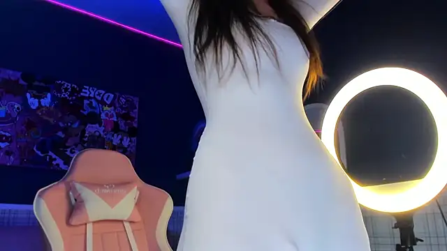 Nelly_Kimm webcam