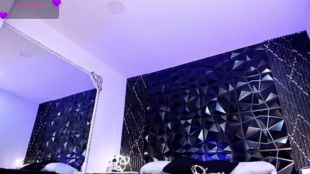 AriadnaLoren webcam