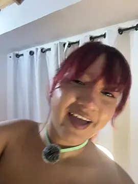 Lia-Cherry webcam