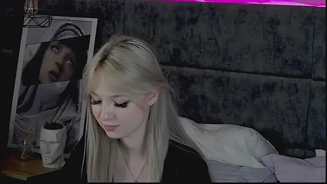 Shy_Barbie webcam