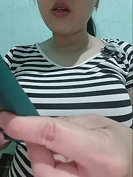 Shine_Mai webcam