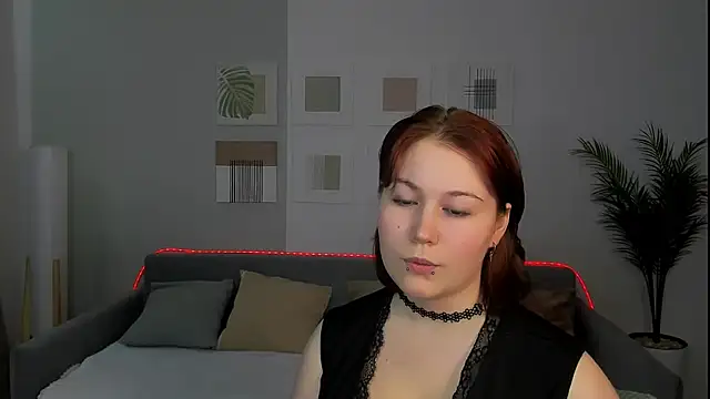 MiaLacrice webcam