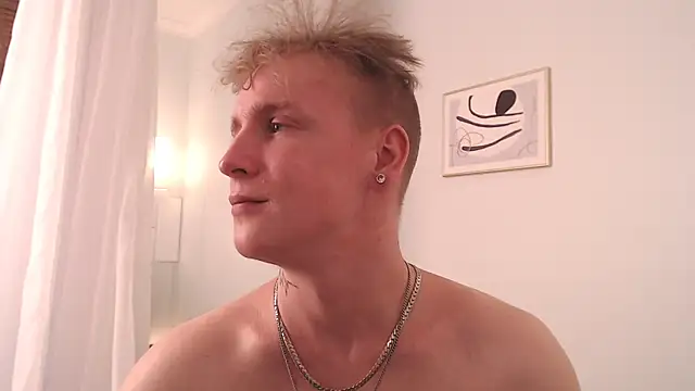 AlexxSweet webcam