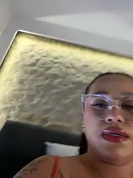 Isa__Blanc webcam