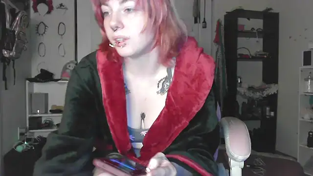 Chained_Aless webcam