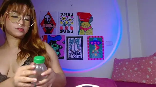 chloe_roxy webcam