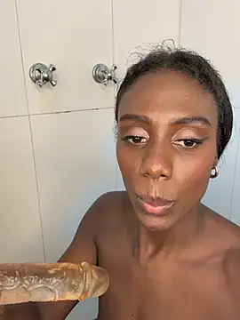 Zoe_Ravenn webcam