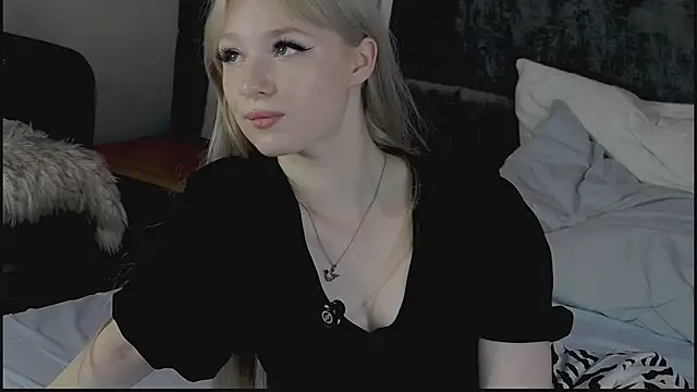 Shy_Barbie webcam