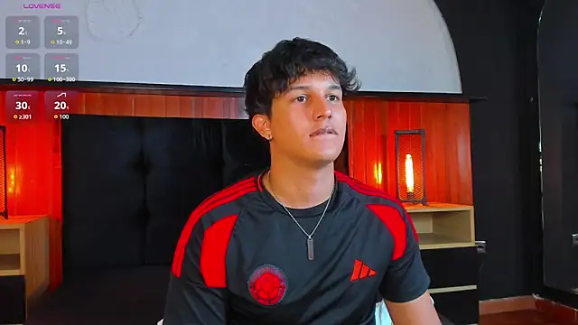 Leo_Savage_ webcam