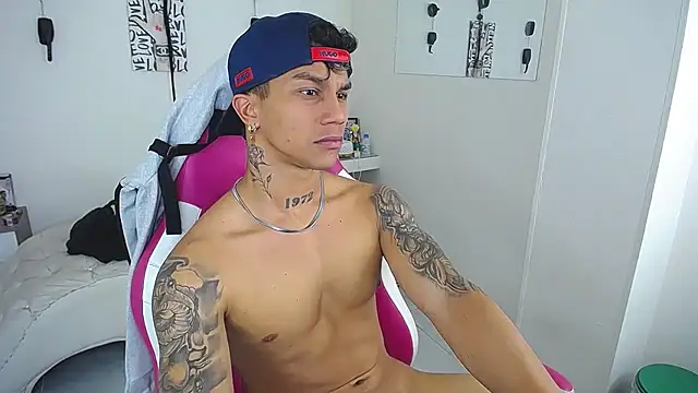 Leonard_Price webcam