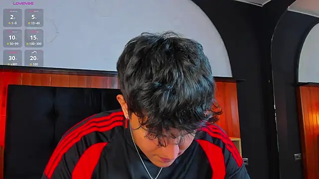Leo_Savage_ webcam