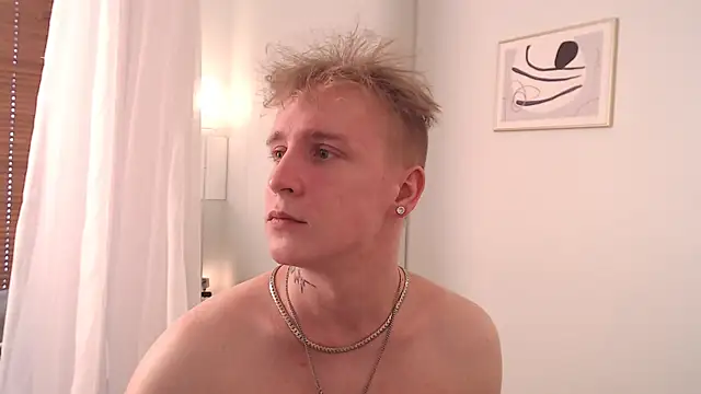AlexxSweet webcam