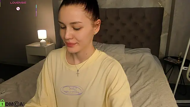 Aria_Mila webcam
