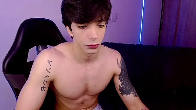 H3ll_B0I webcam