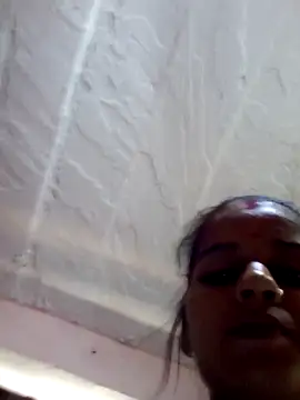 Raveena0990 webcam