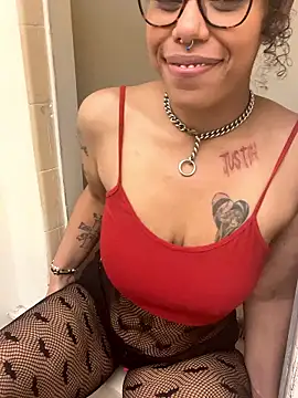 Desirae_Luciano webcam