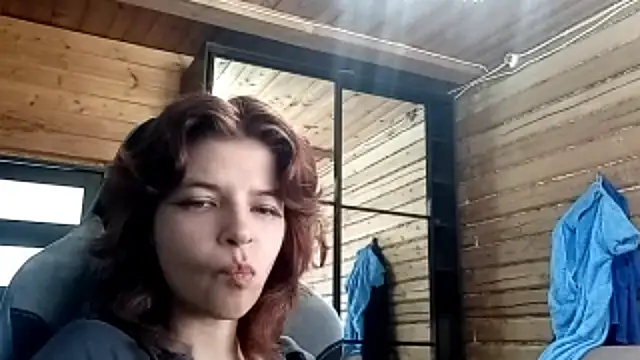 LowkeyIndigo webcam