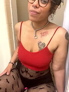 Desirae_Luciano
