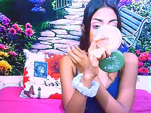 IndianPretty14u2Luv webcam