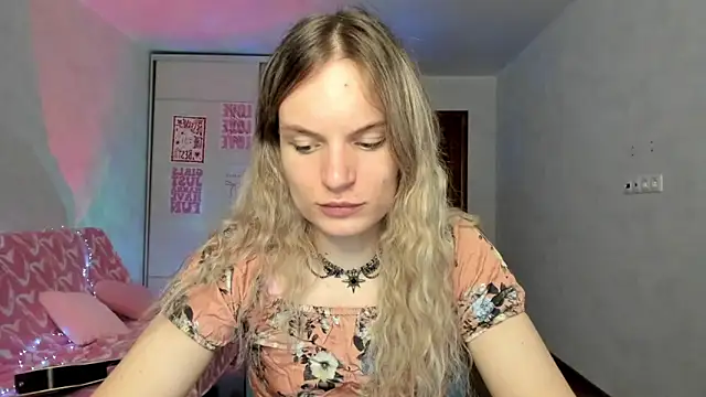 milliKira006 webcam
