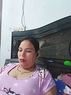 Poojabhabi101 webcam