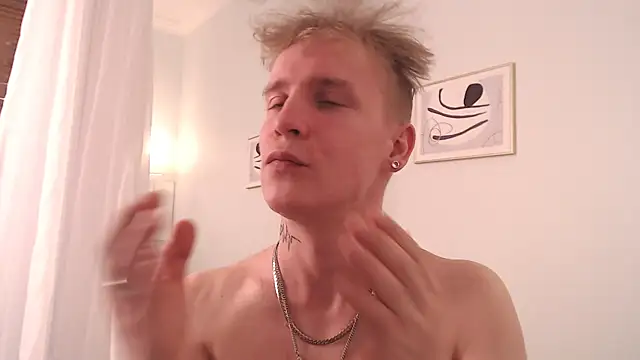 AlexxSweet webcam