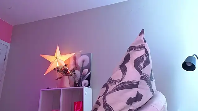 SmolCutie live sex cam