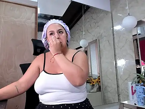 katleya_lewiis webcam