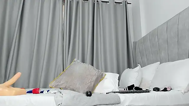 thee_sexy_goddess - Thee_sexy_goddess's free webcam - UK Sex Cams