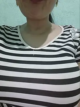 Shine_Mai webcam