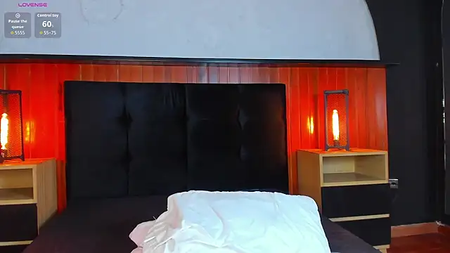 Leo_Savage_ webcam