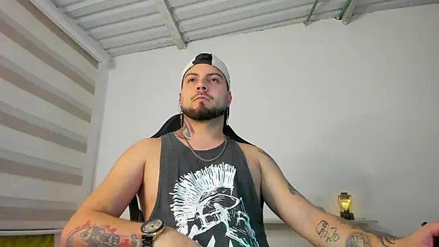 AaronHardi webcam