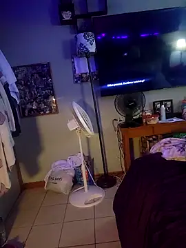 Hotredheadandtoungelasher webcam