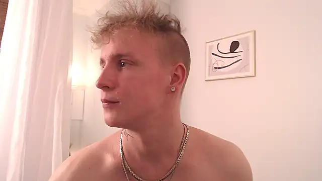 AlexxSweet webcam