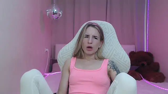 DeboraHorny webcam