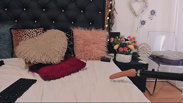 PreciousAillyn webcam