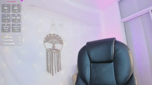 Ginni_charlotte webcam