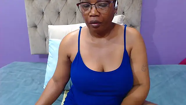 PeachAss4UU webcam
