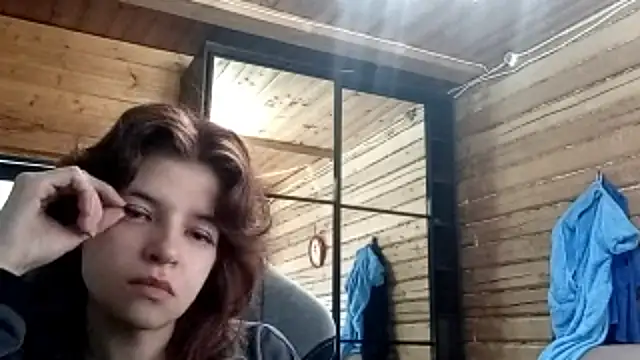 LowkeyIndigo webcam