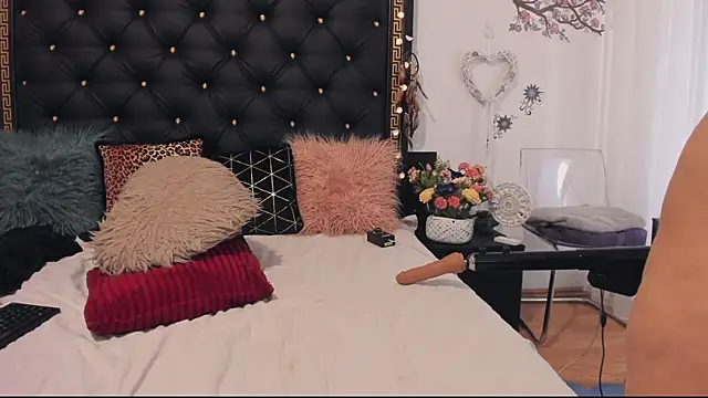 PreciousAillyn webcam