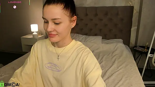 Aria_Mila webcam